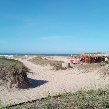 Calavera Beach Hostel กาโบโปโลนิโอ ภายนอก รูปภาพ